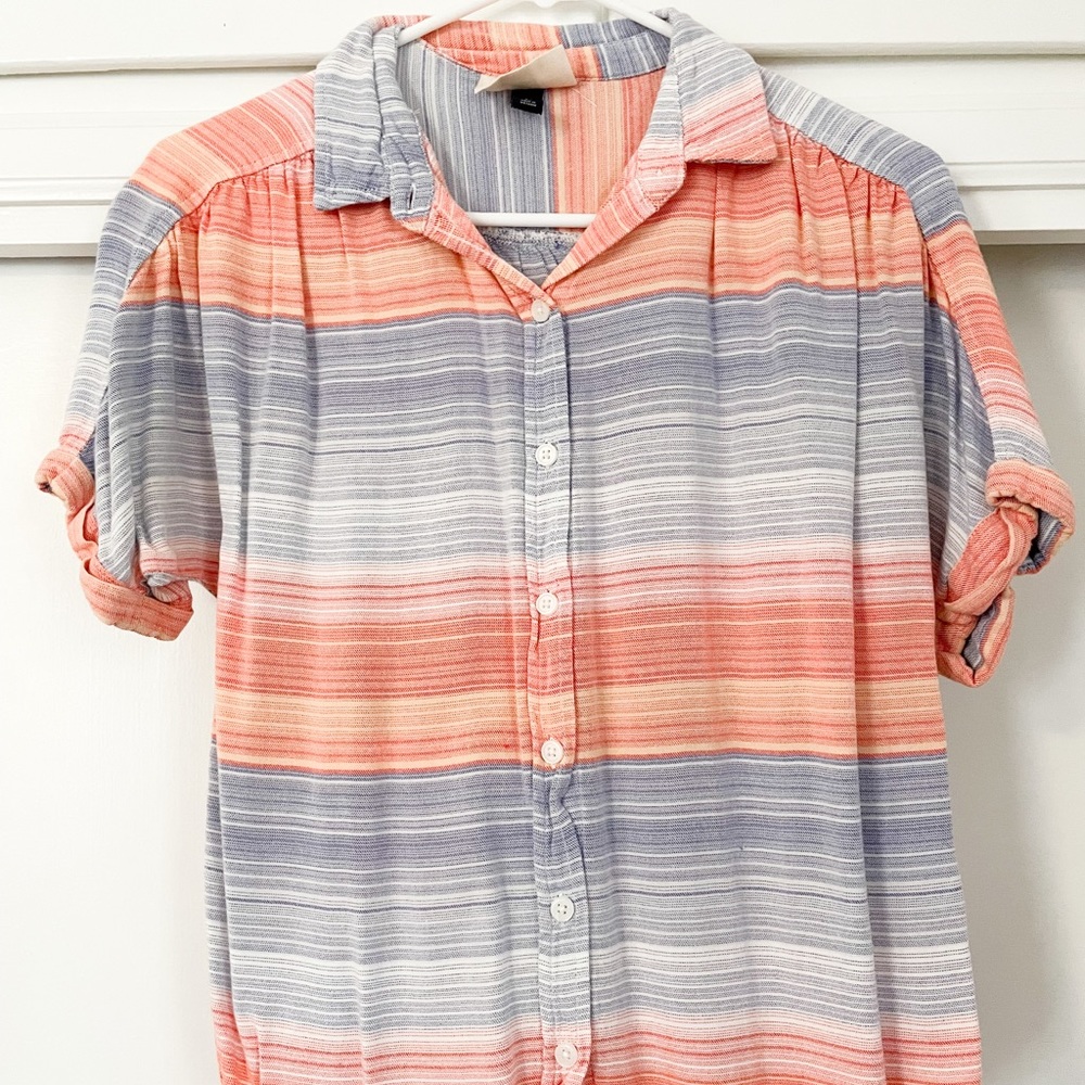 Casual and comfy button down, boyfriend style